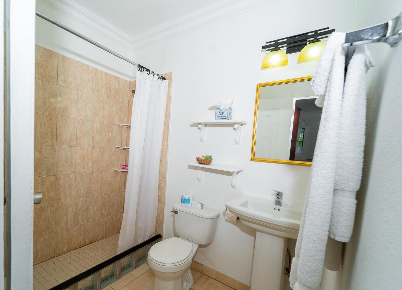 Three-Bedroom Suite Beachfront - Nanny Service Included,1544594221:JPEG